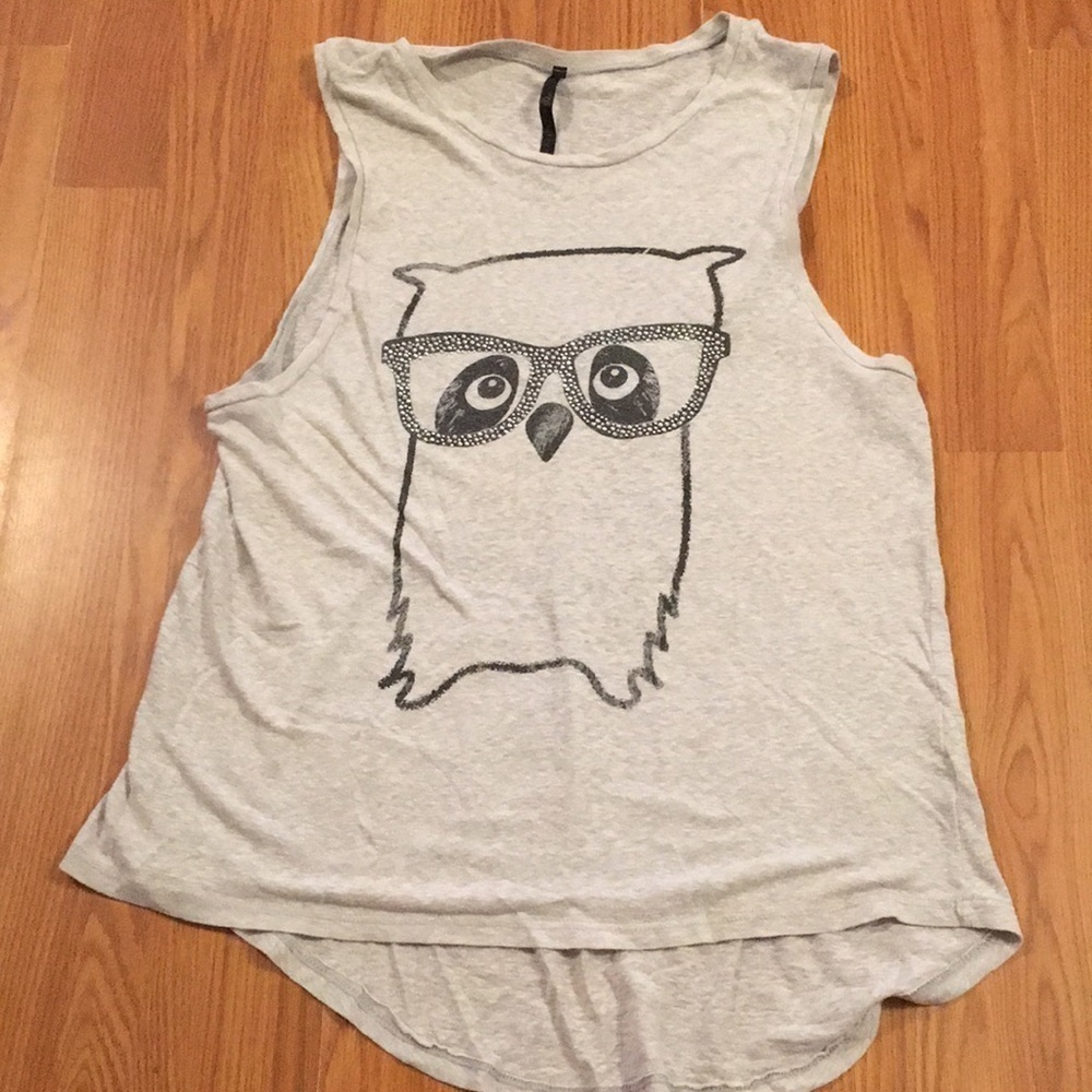 The Classic Sleeveless Owl Tee size Medium (U)